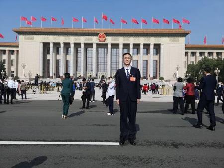 全国人大代表、中航锂电生产调度 邢京龙