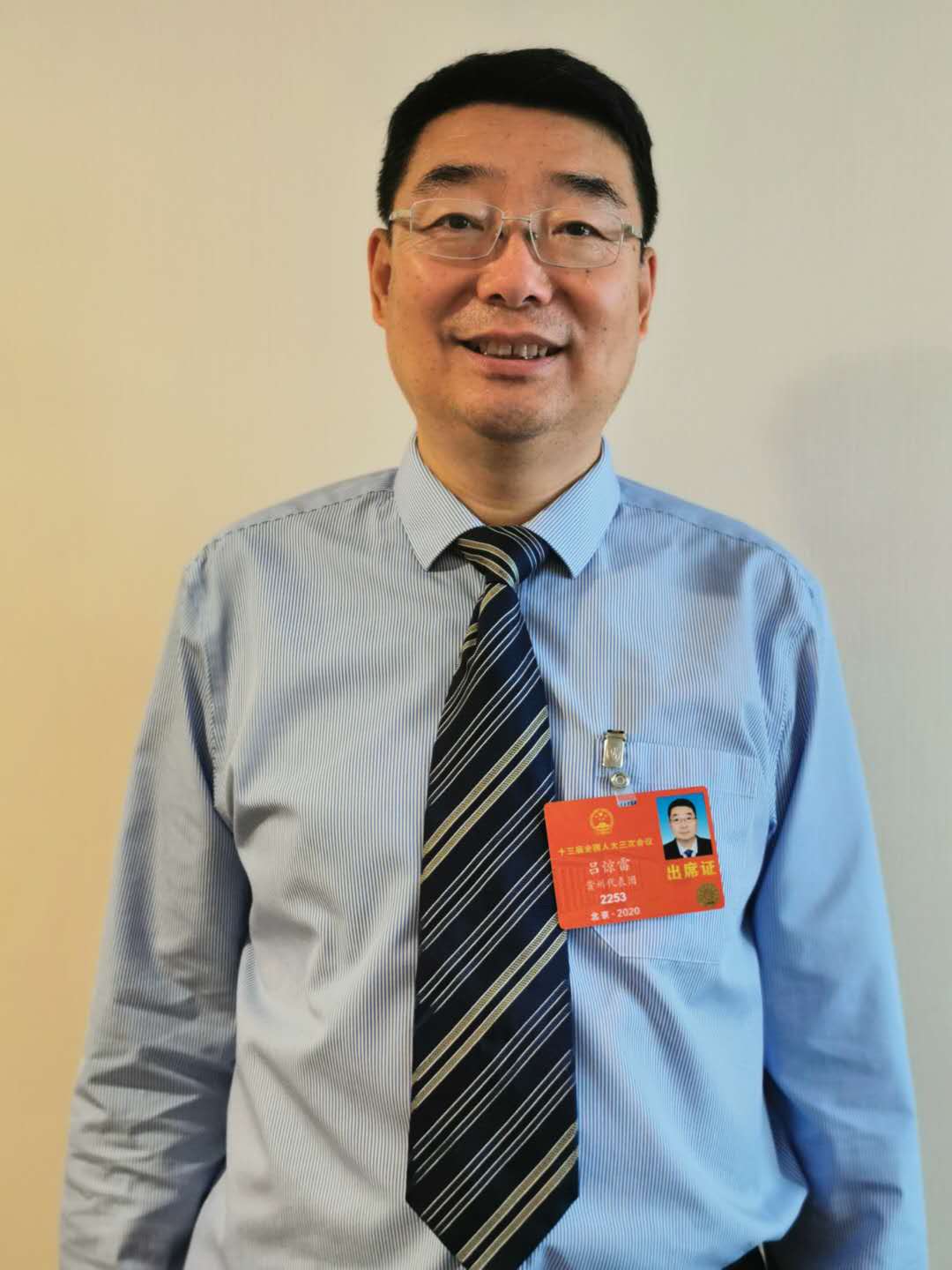 4.全国人大代表、世界杯下单工业贵航总经理、党委副书记吕惊雷