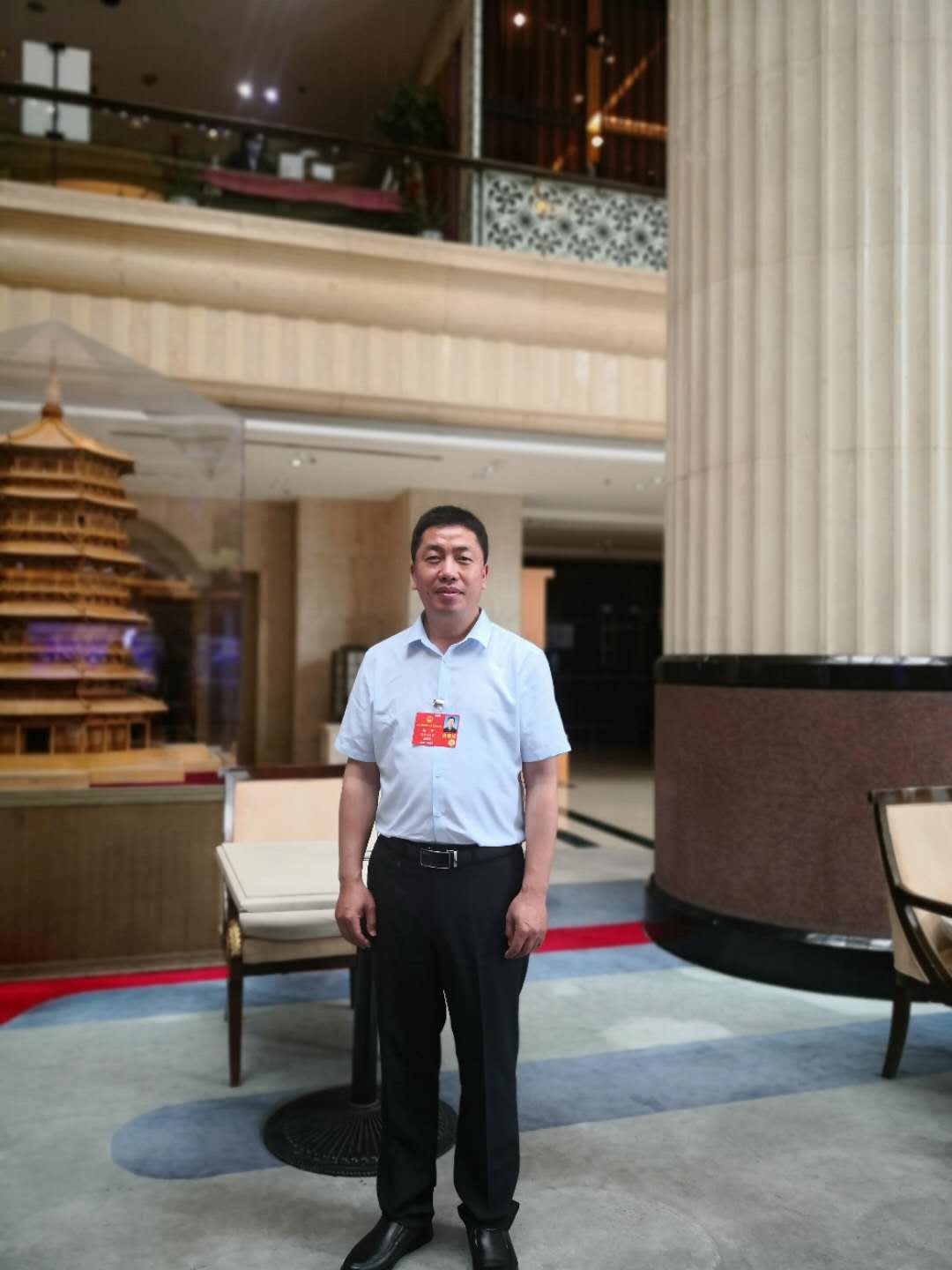 9.全国人大代表、世界杯下单工业陕飞部件厂飞机铆接装配钳工赵平