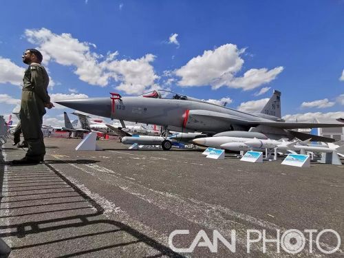➺巴黎航展上的&ldquo;枭龙&rdquo;飞机