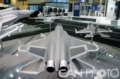 ➺巴黎航展上的&ldquo;鹘鹰&rdquo;飞机